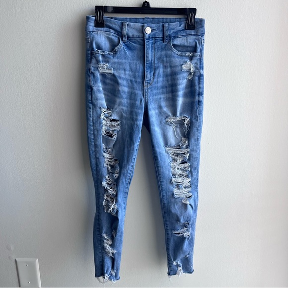 American Eagle Outfitters Denim - American Eagle Ultra Curvy Mom Jeans Women’s Light Blue Jeans Size 6